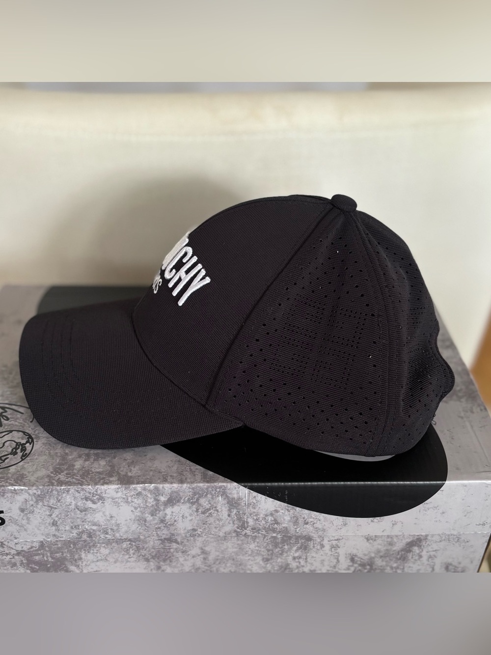 Givenchy Embroidered Cap Black White Mesh Dad Hat Buckle OSFA - Picture 6 of 9